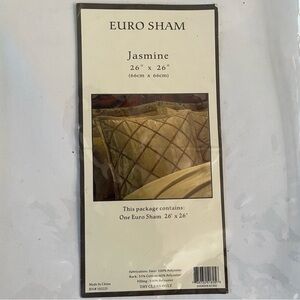 Like new set of 2 pillow shams